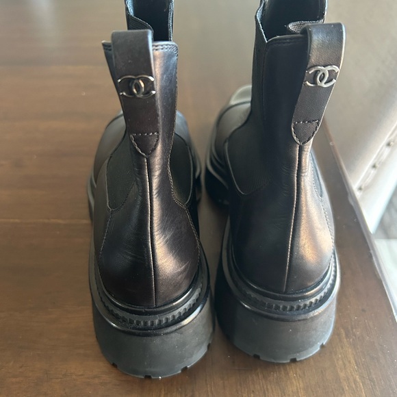 CHANEL Black Leather Ankle Boots size IT 41 - Picture 3 of 6